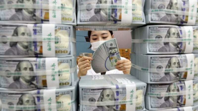 월 24만원씩 내고 1억 받자..달러보험 뭐길래?